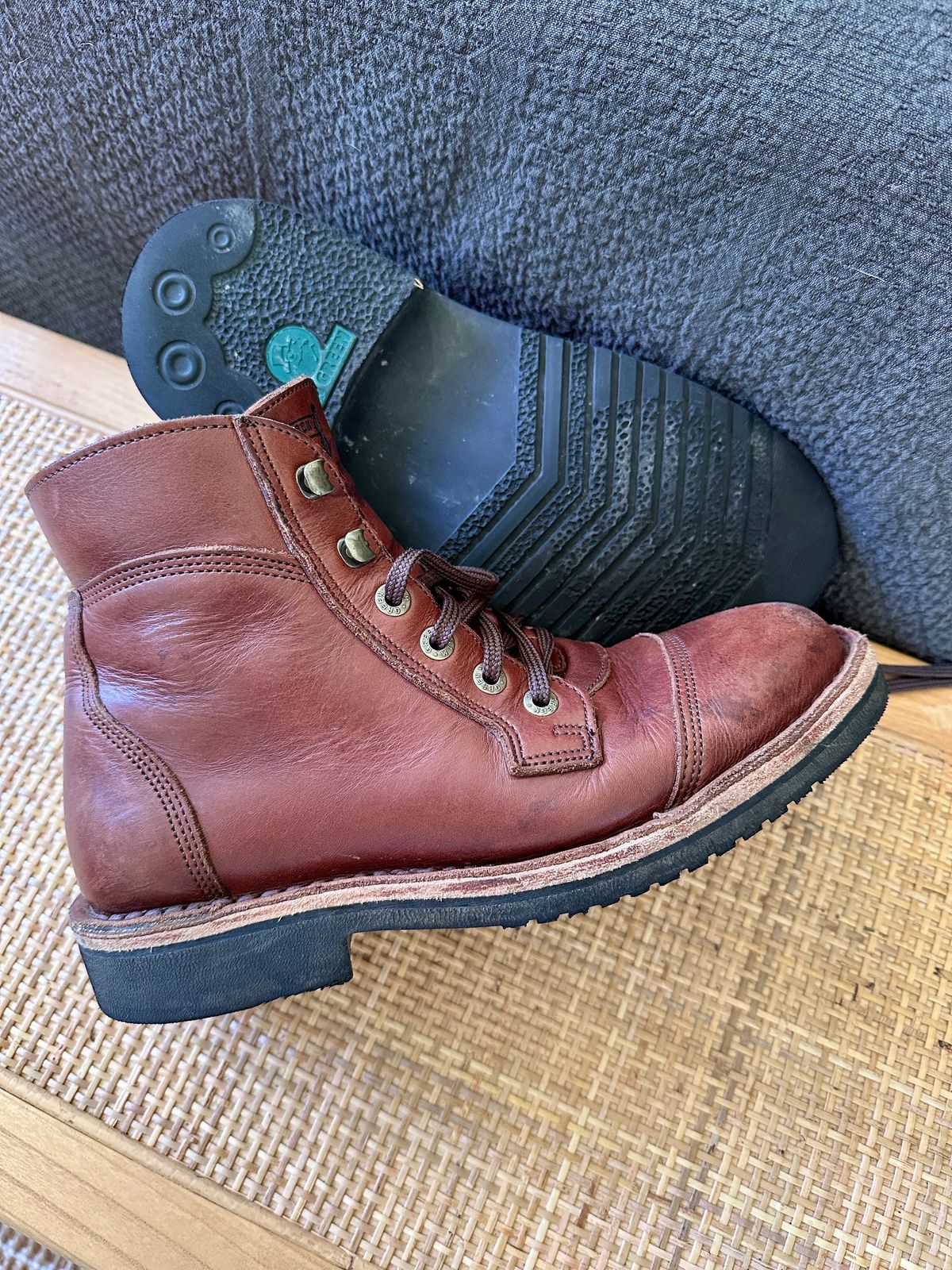 Photo by garethcrouch on February 5, 2024 of the Jim Green Numzaan in Hazelnut Veg Retan.