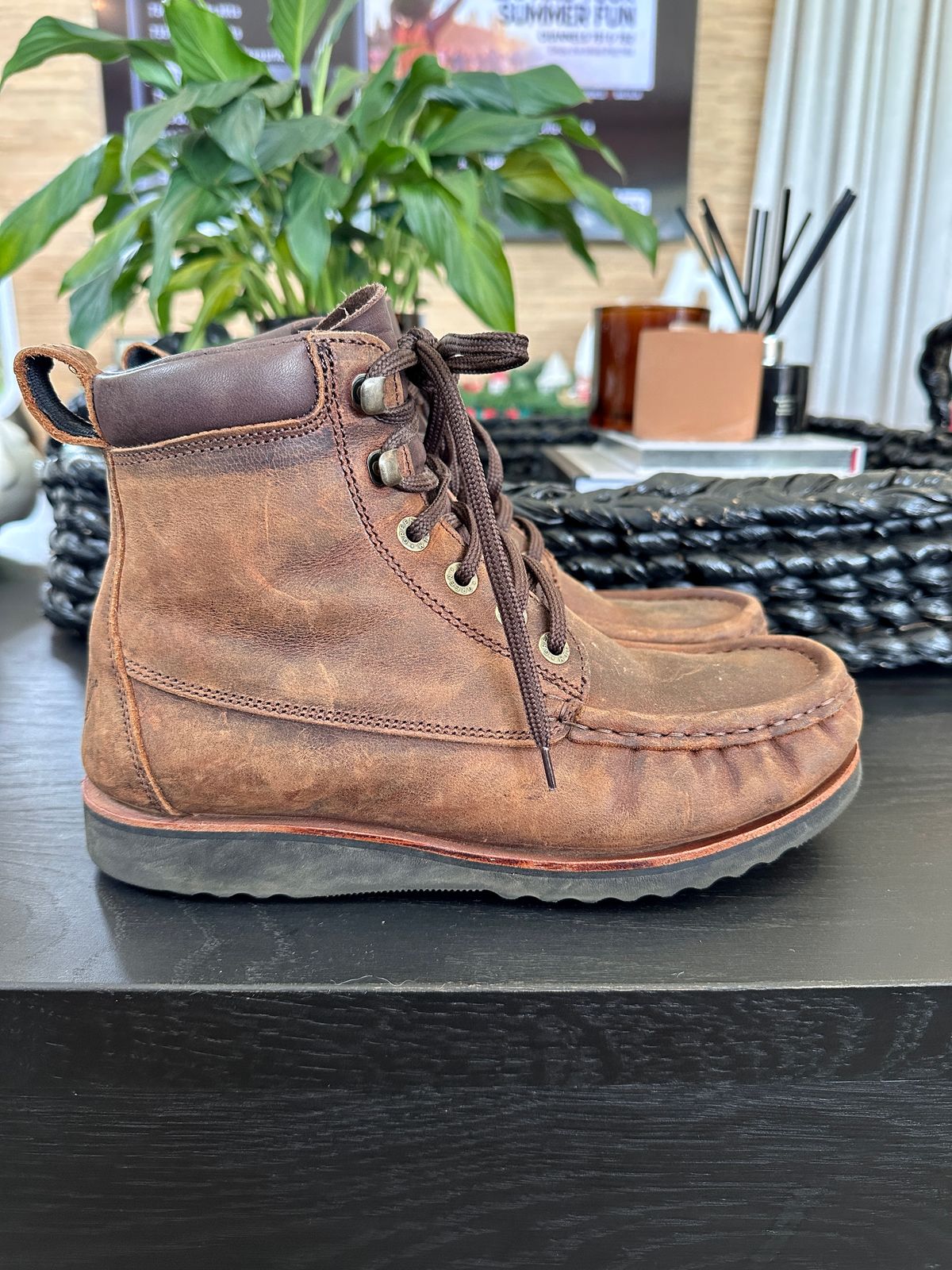 Photo by garethcrouch on December 2, 2024 of the Jim Green Meander Moc Toe in Bronco Brown.