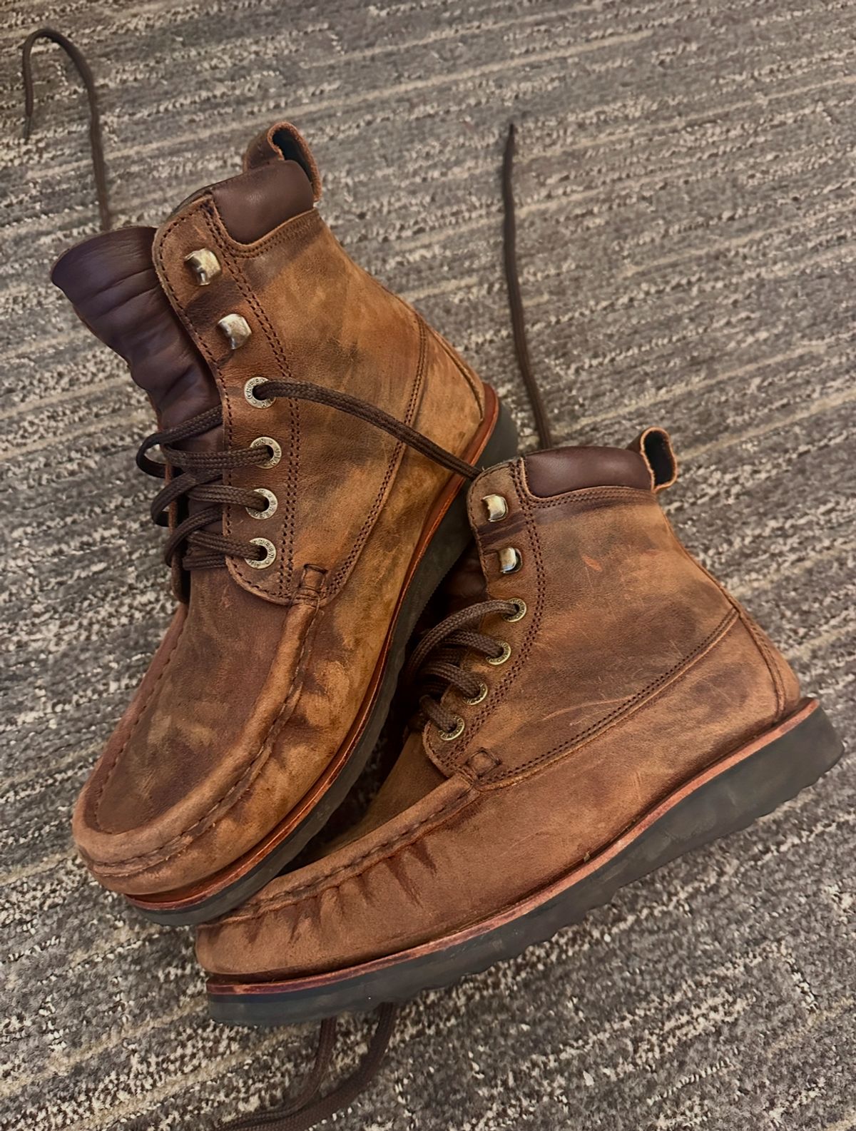 Photo by garethcrouch on January 5, 2025 of the Jim Green Meander Moc Toe in Bronco Brown.