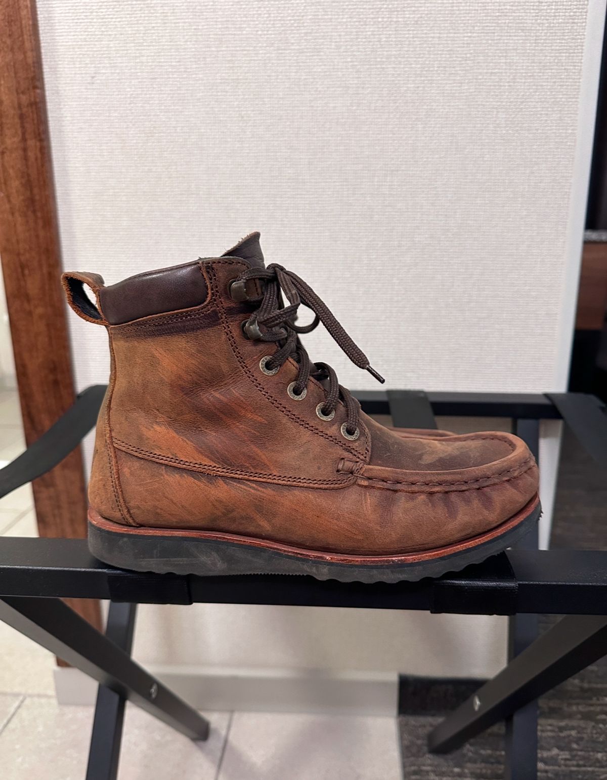 Photo by garethcrouch on January 5, 2025 of the Jim Green Meander Moc Toe in Bronco Brown.