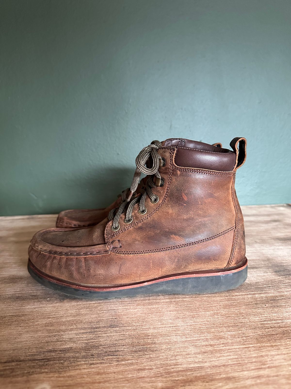 Photo by garethcrouch on March 4, 2025 of the Jim Green Meander Moc Toe in Bronco Brown.