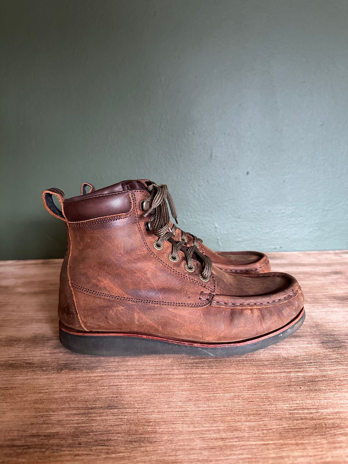 Photo by garethcrouch on March 4, 2025 of the Jim Green Meander Moc Toe in Bronco Brown.