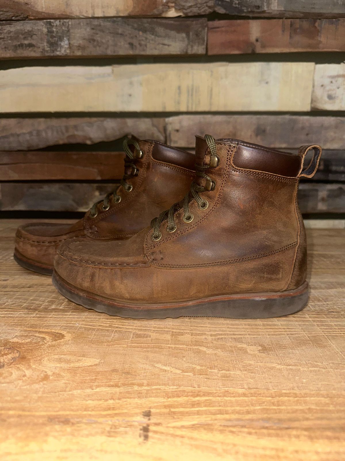Photo by garethcrouch on April 3, 2025 of the Jim Green Meander Moc Toe in Bronco Brown.