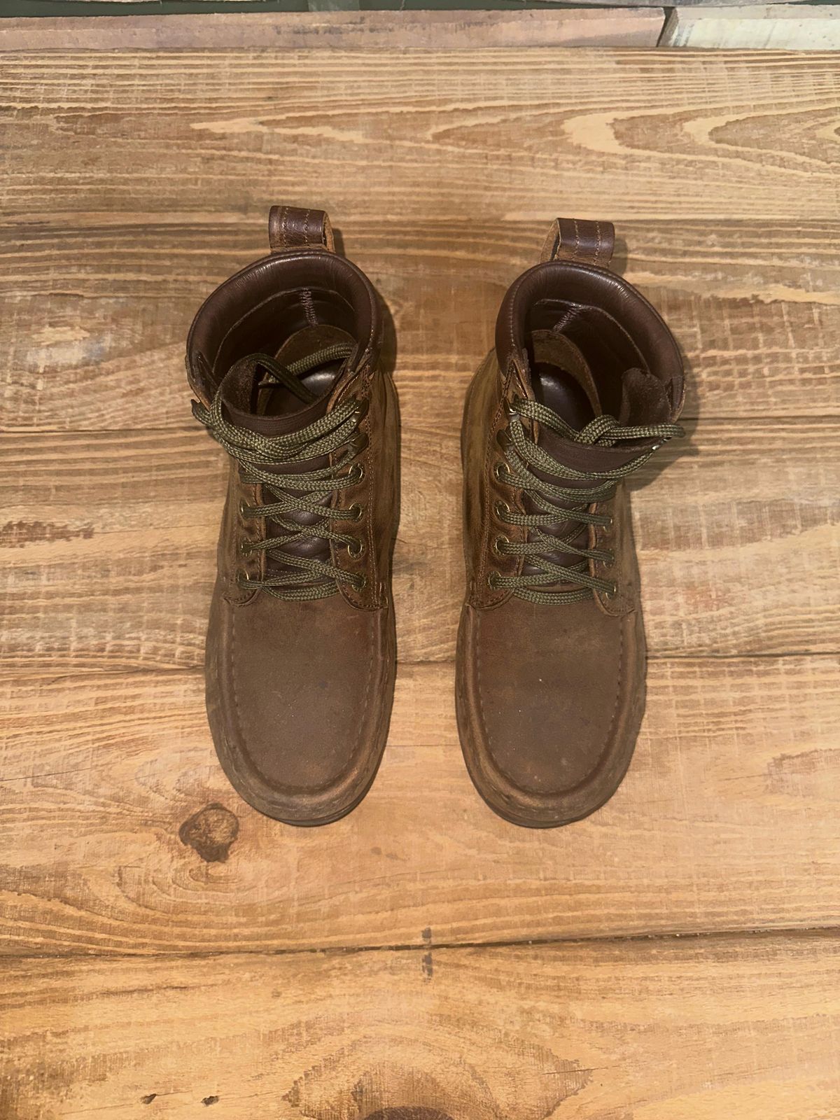 Photo by garethcrouch on April 3, 2025 of the Jim Green Meander Moc Toe in Bronco Brown.