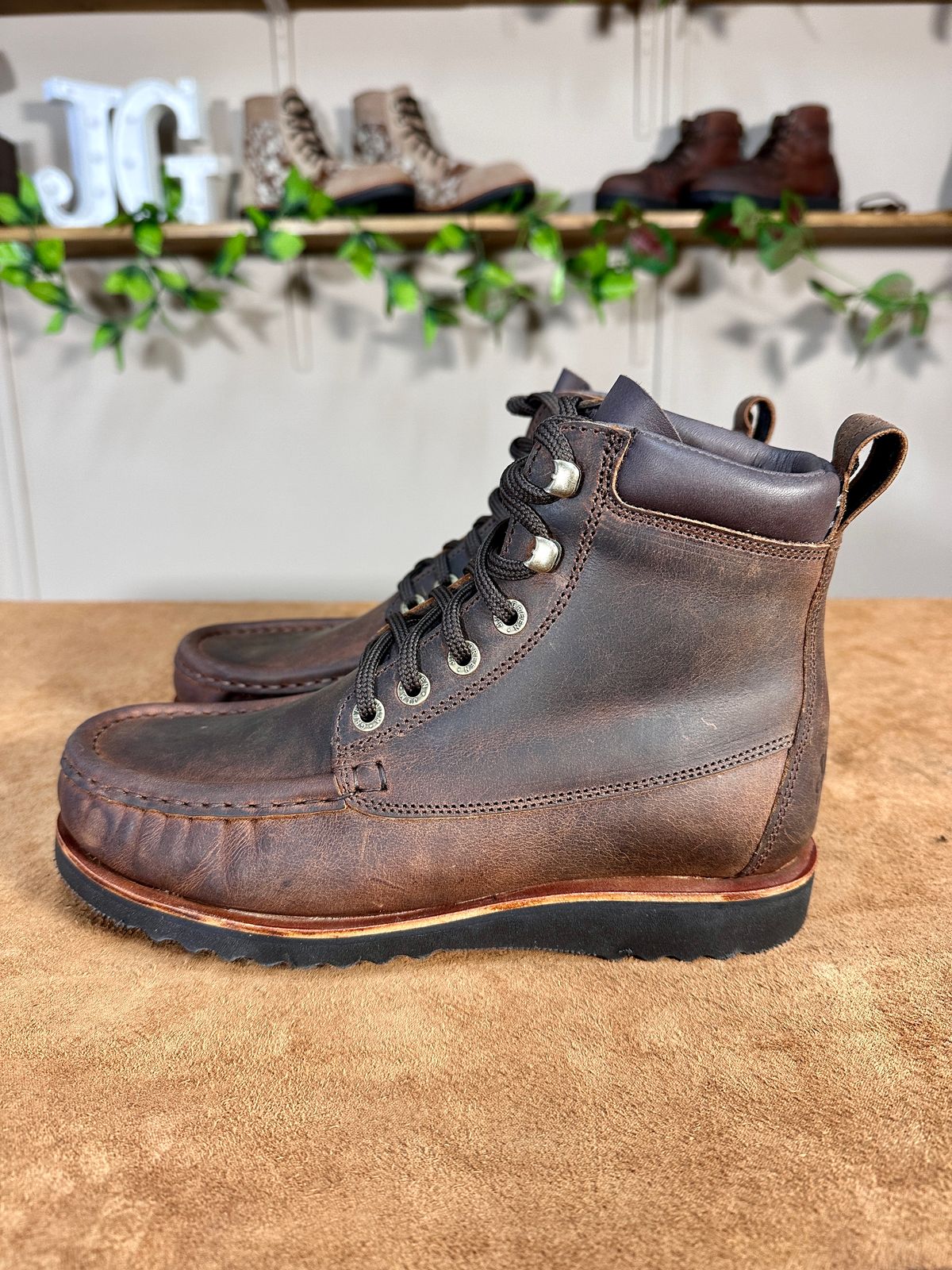 Photo by garethcrouch on October 1, 2024 of the Jim Green Meander Moc Toe in Bronco Brown.
