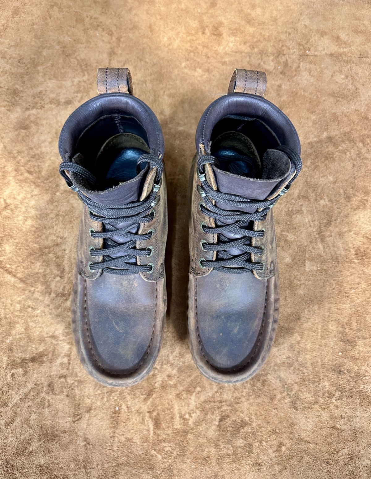 Photo by garethcrouch on November 5, 2024 of the Jim Green Meander Moc Toe in Bronco Brown.