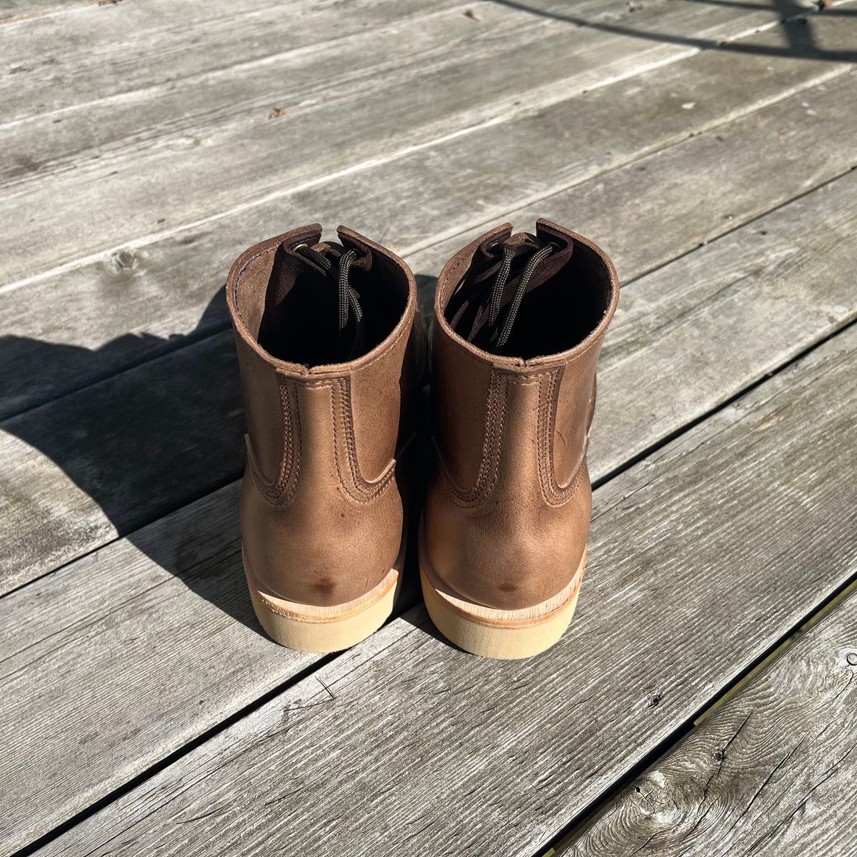 Photo by Iron_Burnside on October 1, 2023 of the Nicks Free Range in Horween Natural Chromexcel.