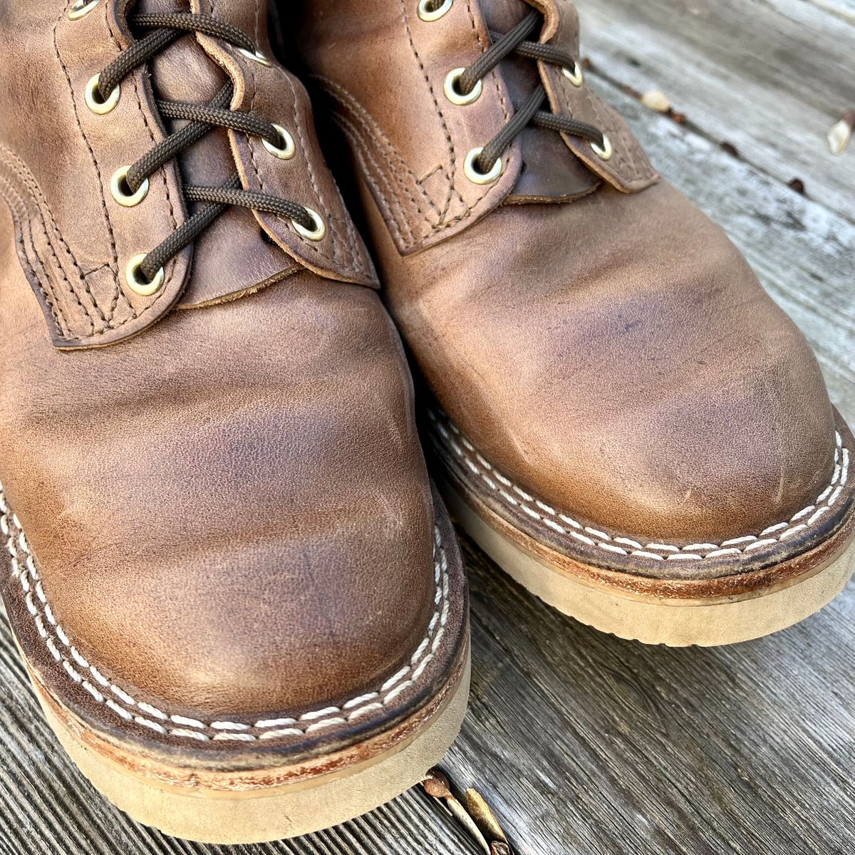 Photo by Iron_Burnside on November 3, 2023 of the Nicks Free Range in Horween Natural Chromexcel.