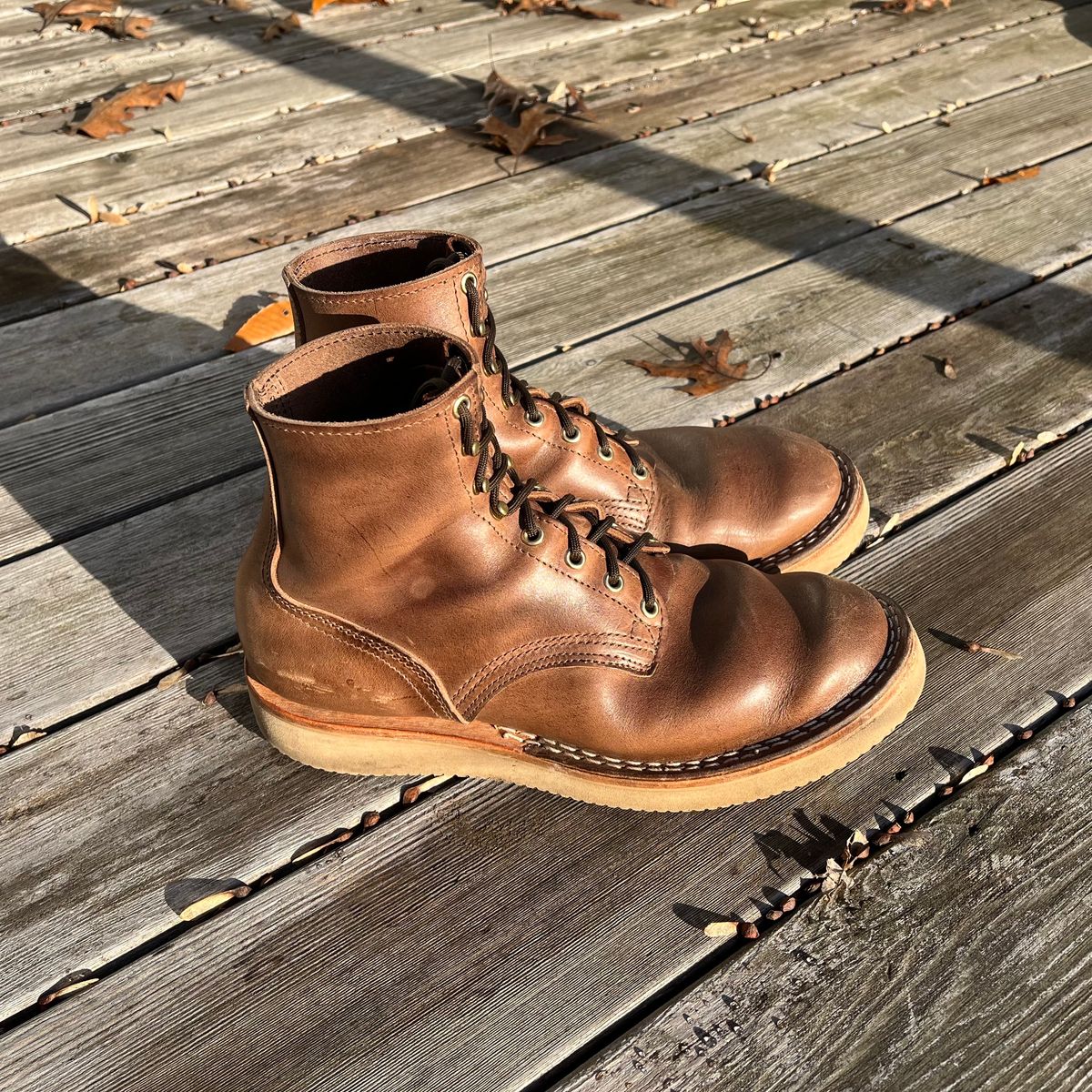 Photo by Iron_Burnside on November 3, 2023 of the Nicks Free Range in Horween Natural Chromexcel.