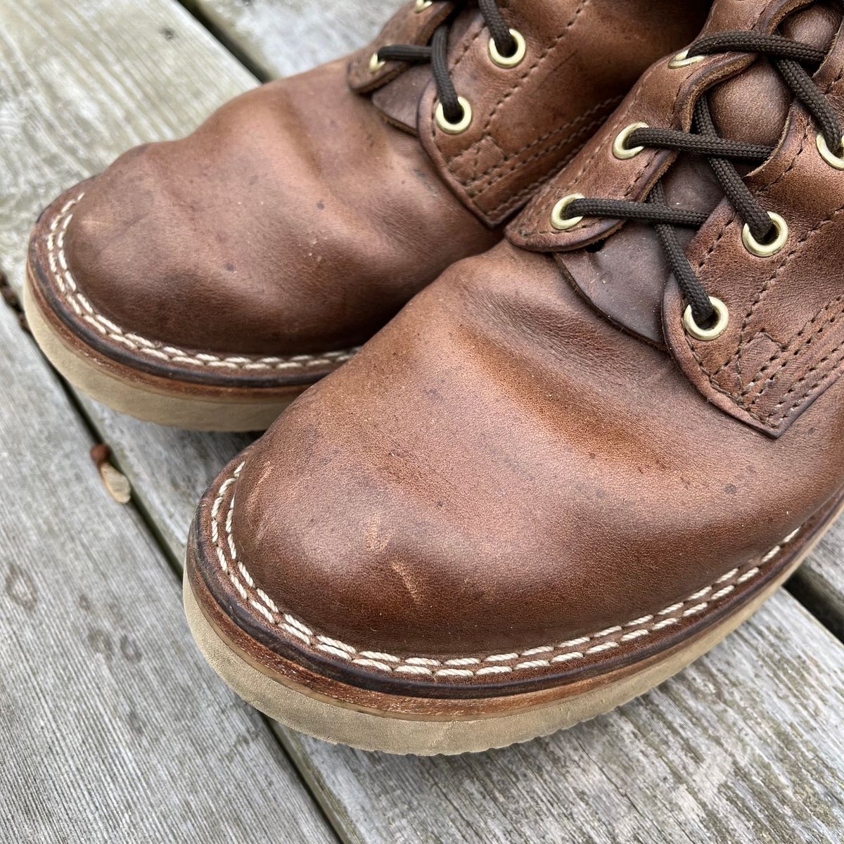 Photo by Iron_Burnside on December 5, 2023 of the Nicks Free Range in Horween Natural Chromexcel.