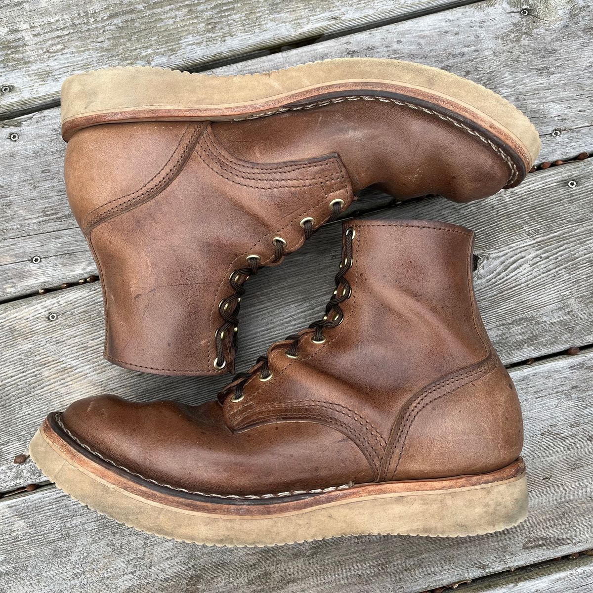 Photo by Iron_Burnside on December 5, 2023 of the Nicks Free Range in Horween Natural Chromexcel.