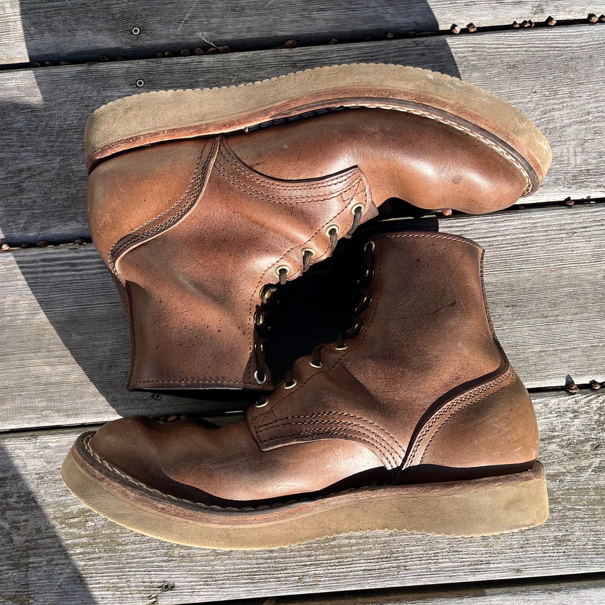 Photo by Iron_Burnside on February 4, 2024 of the Nicks Free Range in Horween Natural Chromexcel.