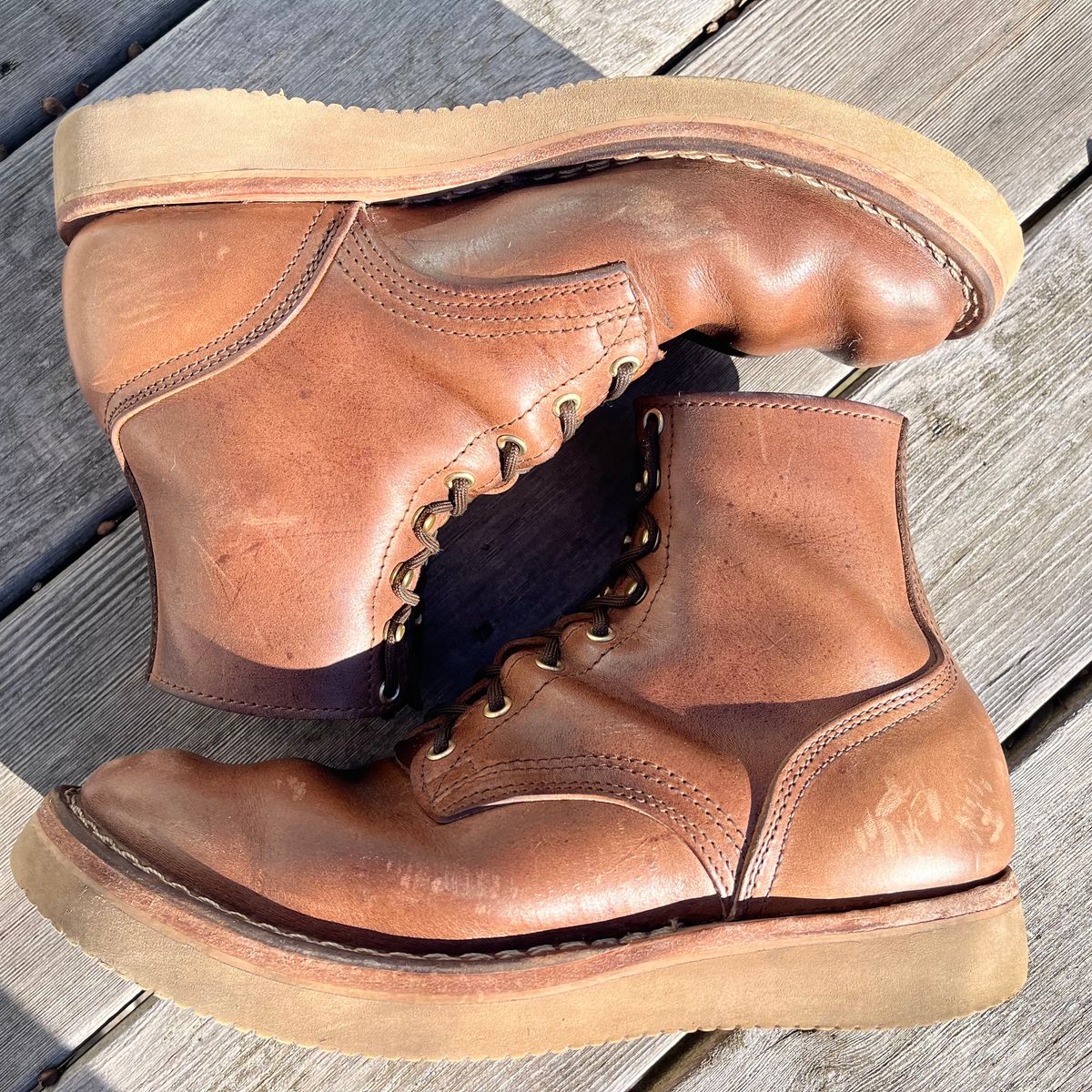 Photo by Iron_Burnside on March 3, 2024 of the Nicks Free Range in Horween Natural Chromexcel.