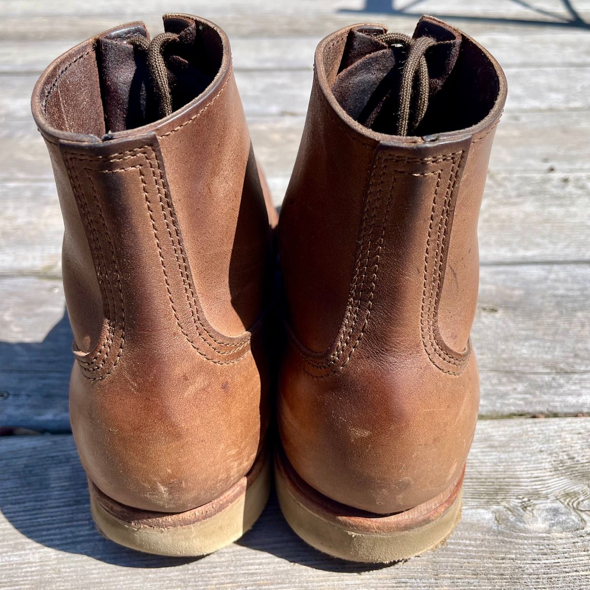 Photo by Iron_Burnside on April 2, 2024 of the Nicks Free Range in Horween Natural Chromexcel.