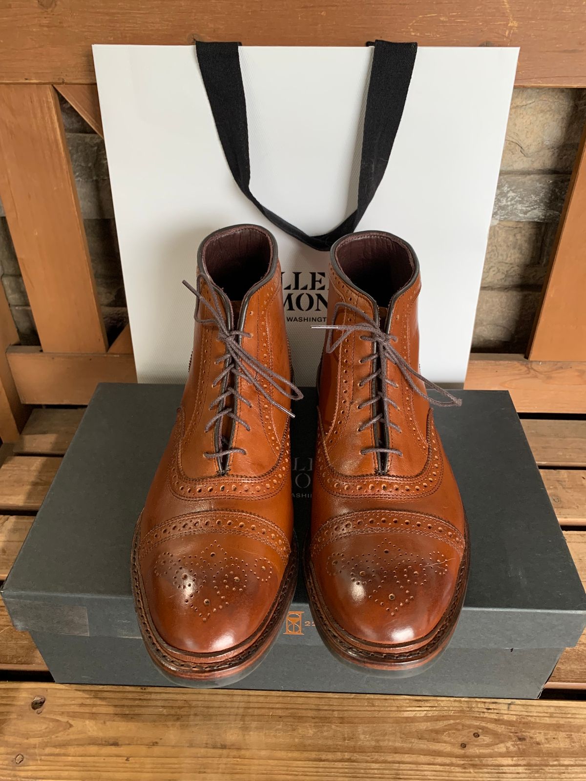 Photo by rubyjupiter on October 20, 2023 of the Allen Edmonds Hamilton in Walnut Calfskin.