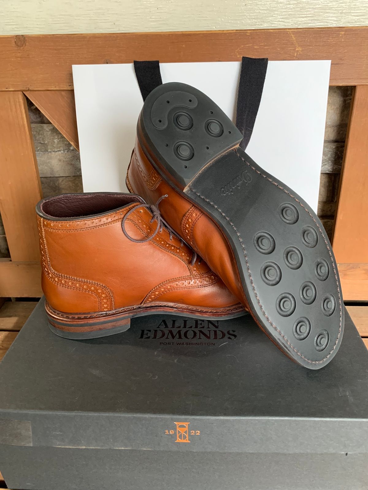 Photo by rubyjupiter on October 20, 2023 of the Allen Edmonds Hamilton in Walnut Calfskin.