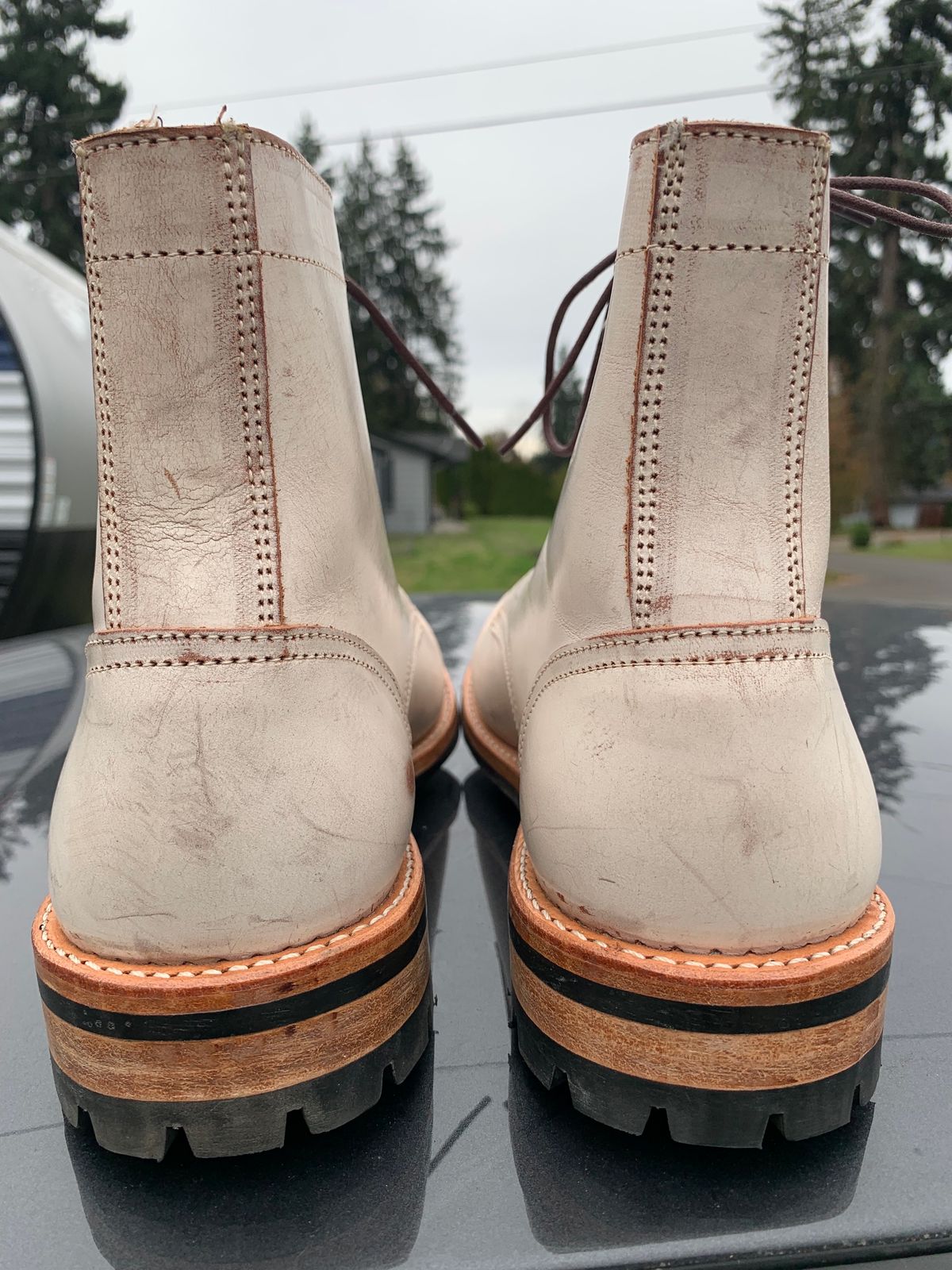 Photo by rubyjupiter on November 1, 2023 of the Oak Street Bootmakers Trench Boot in Volpi Whitewash Overdye Abetone.