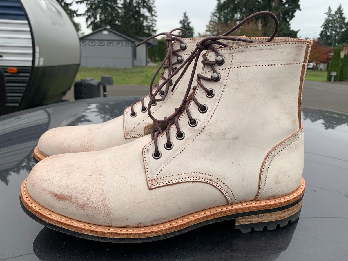 Photo by rubyjupiter on November 1, 2023 of the Oak Street Bootmakers Trench Boot in Volpi Whitewash Overdye Abetone.