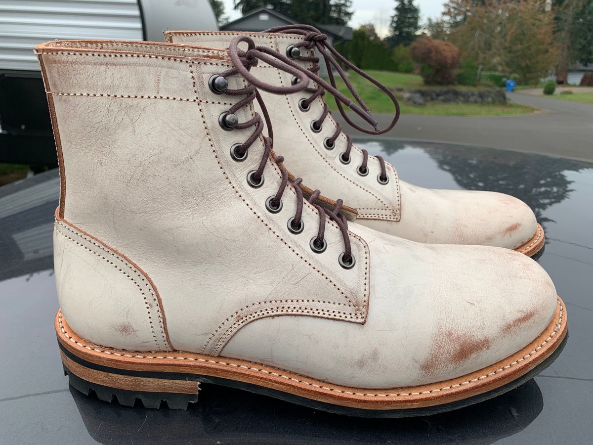 Photo by rubyjupiter on November 1, 2023 of the Oak Street Bootmakers Trench Boot in Volpi Whitewash Overdye Abetone.