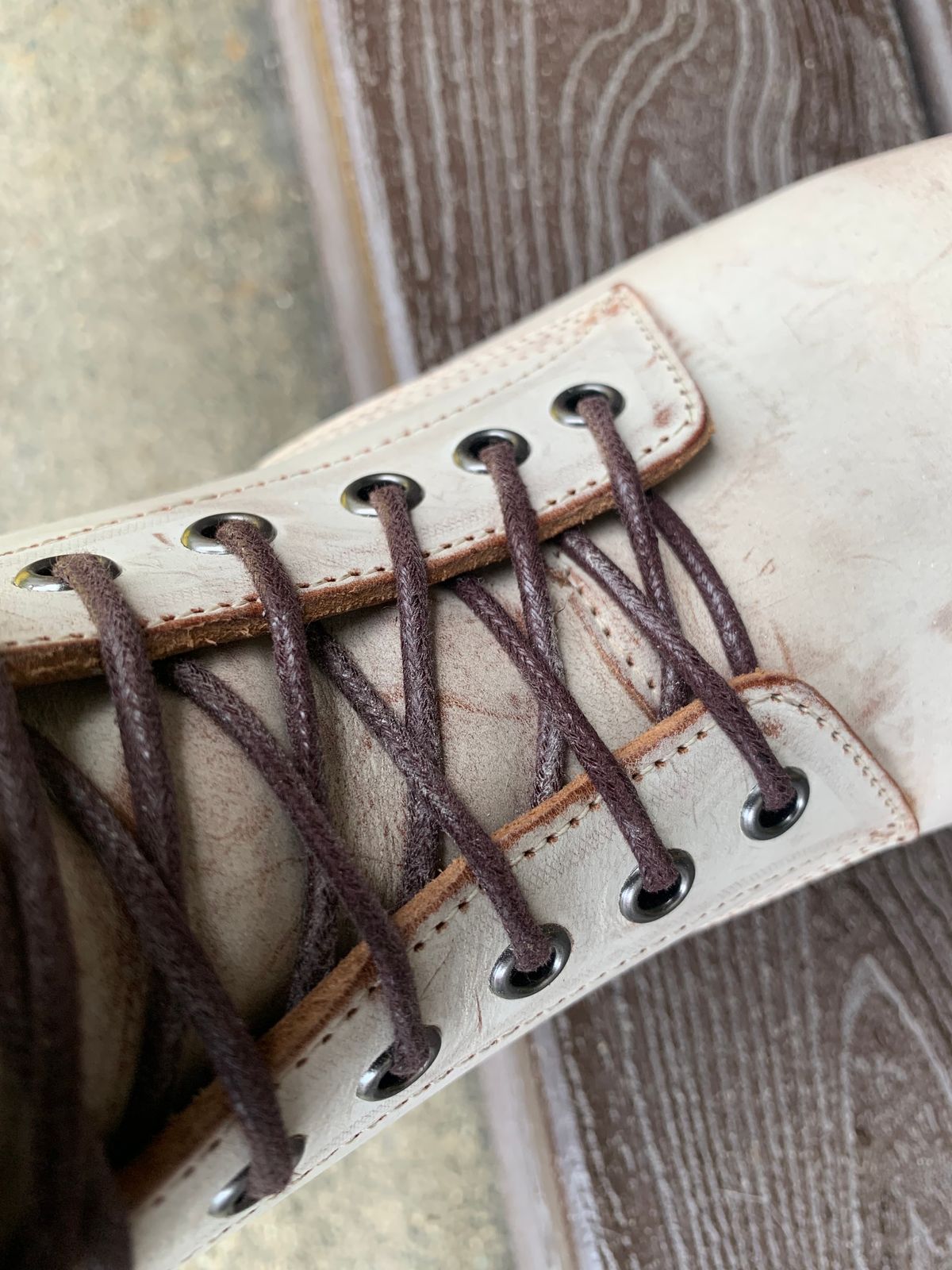 Photo by rubyjupiter on November 2, 2023 of the Oak Street Bootmakers Trench Boot in Volpi Whitewash Overdye Abetone.