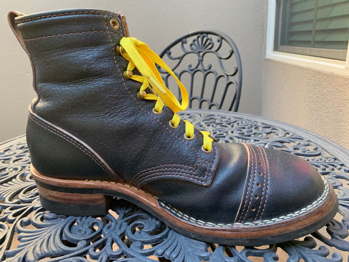 Photo by rubyjupiter on November 27, 2022 of the Wesco Warren Boot in Horween Navy Waxed Flesh.