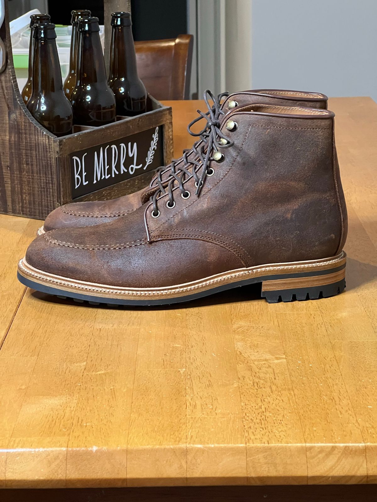 Photo by JNip on October 1, 2022 of the Parkhurst The Niagara in C.F. Stead Light Brown Waxy Commander Suede.