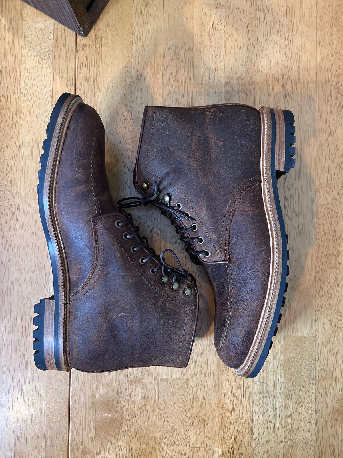 Photo by JNip on October 1, 2022 of the Parkhurst The Niagara in C.F. Stead Light Brown Waxy Commander Suede.