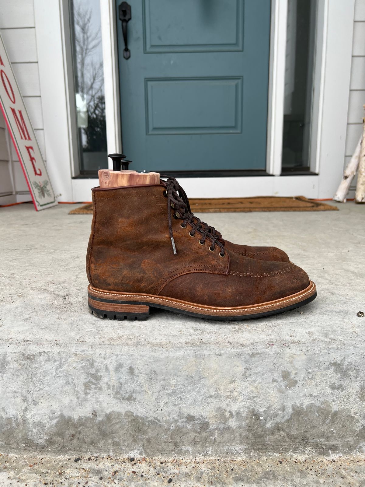 Photo by JNip on January 1, 2023 of the Parkhurst The Niagara in C.F. Stead Light Brown Waxy Commander Suede.