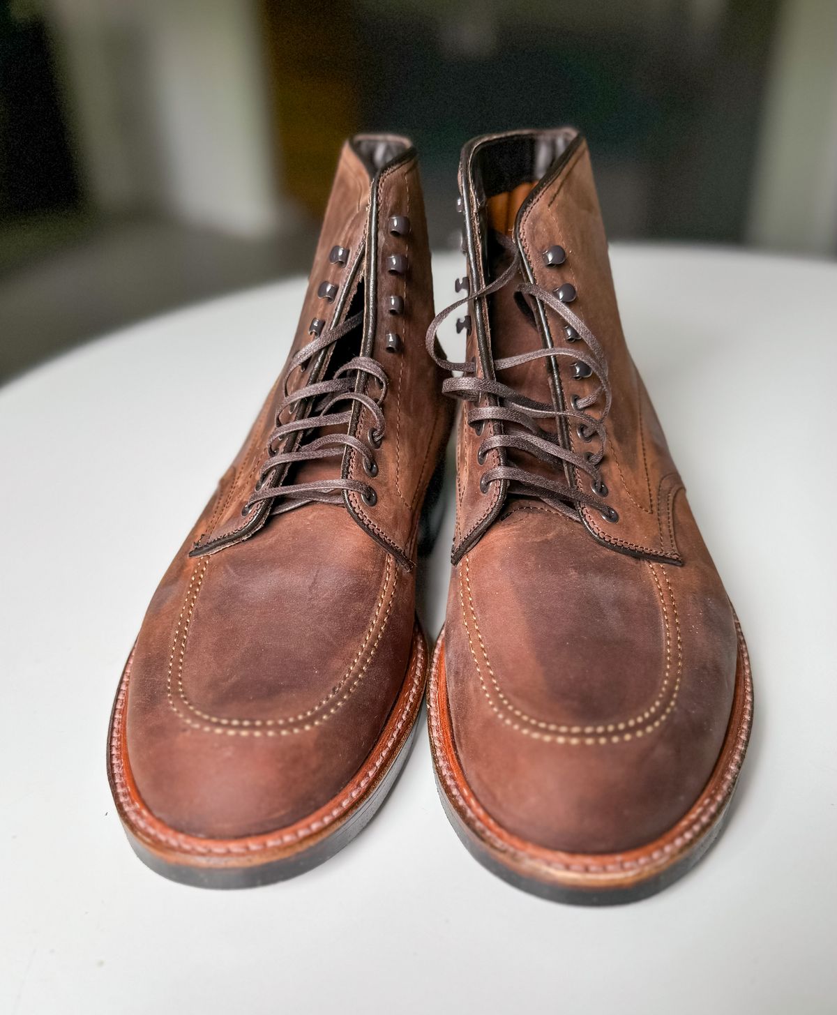 Photo by boots.bikes.rx on October 7, 2023 of the Alden Indy Boot in Horween Tobacco Smooth Chamois.