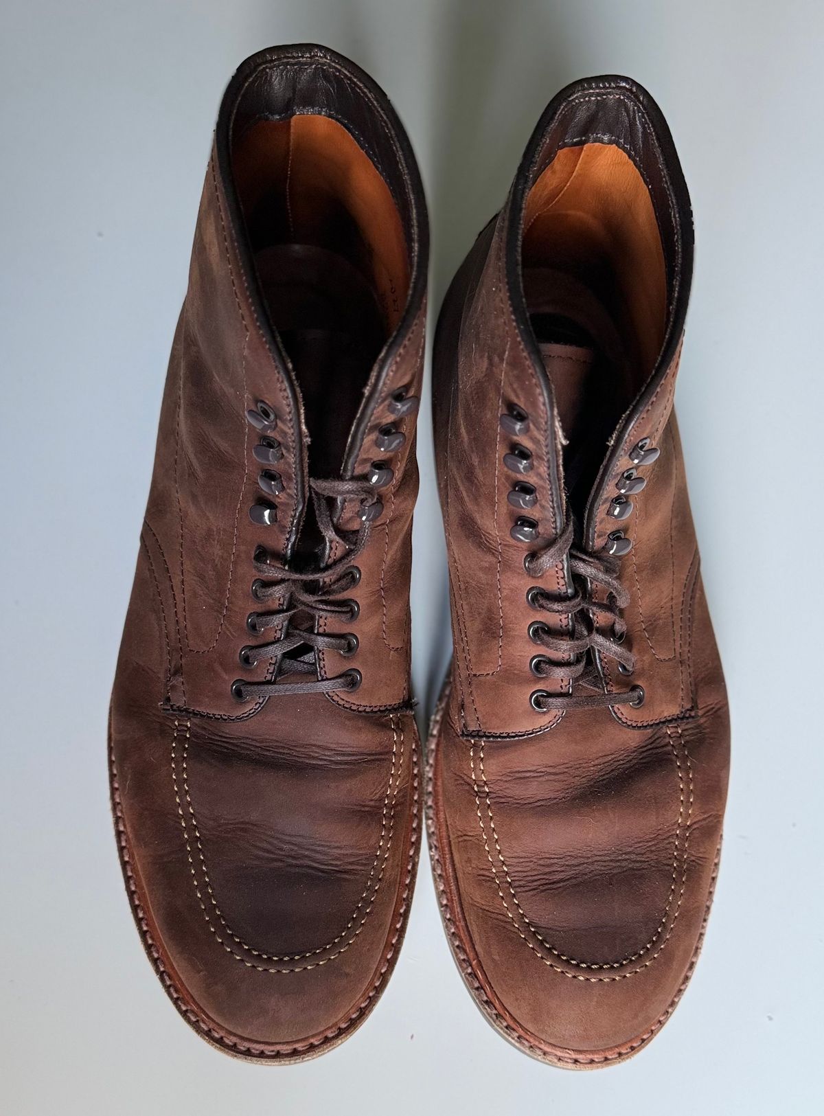 Photo by boots.bikes.rx on November 9, 2023 of the Alden Indy Boot in Horween Tobacco Smooth Chamois.