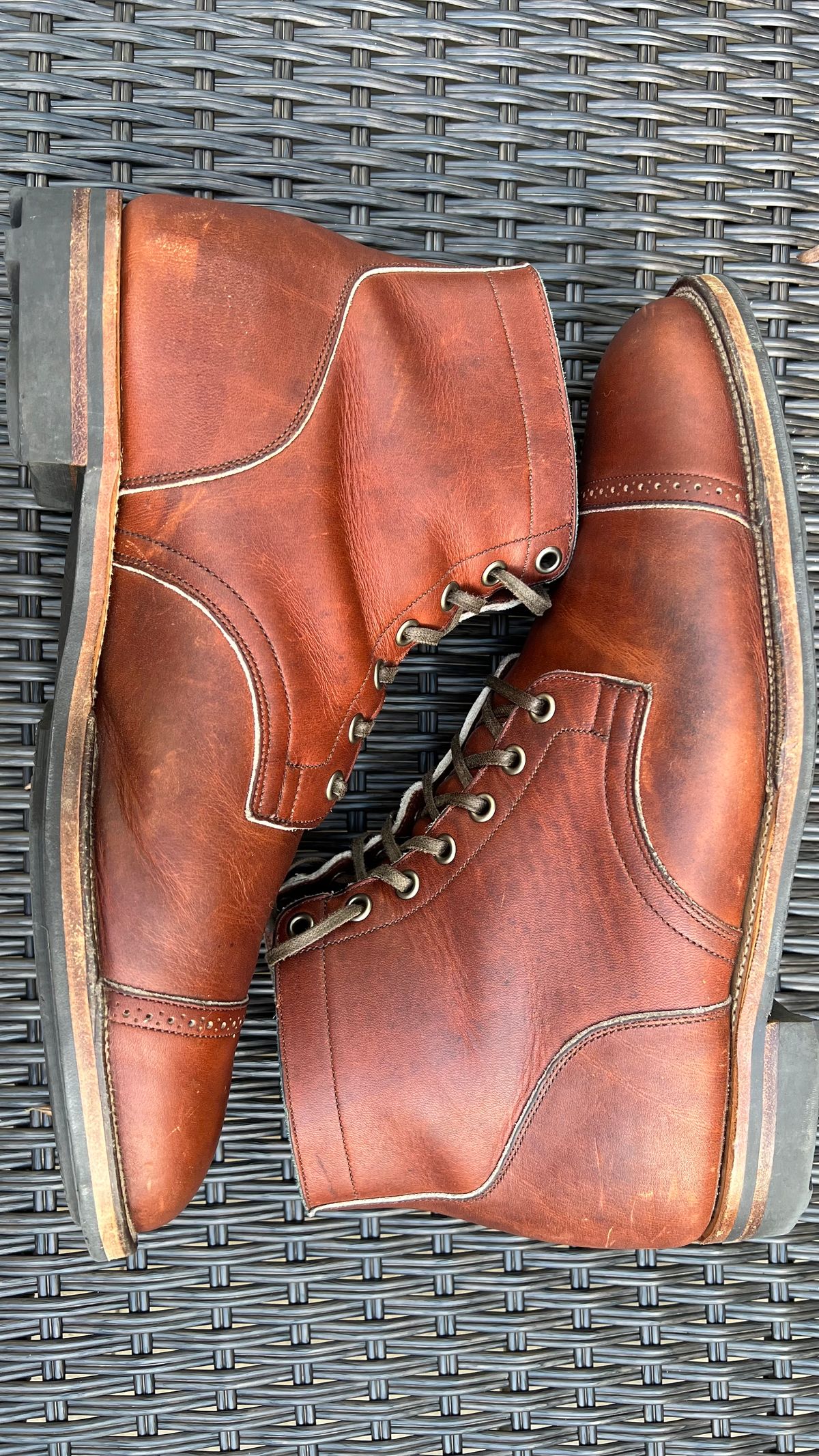 Photo by boots.bikes.rx on November 4, 2022 of the Viberg Service Boot BCT in Horween Saddle Tan Chromepak.