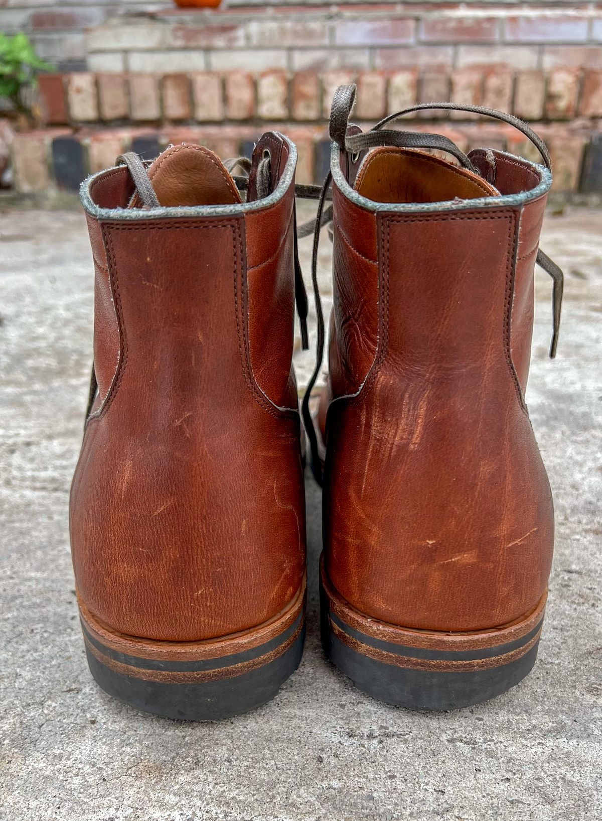 Photo by boots.bikes.rx on December 4, 2022 of the Viberg Service Boot BCT in Horween Saddle Tan Chromepak.