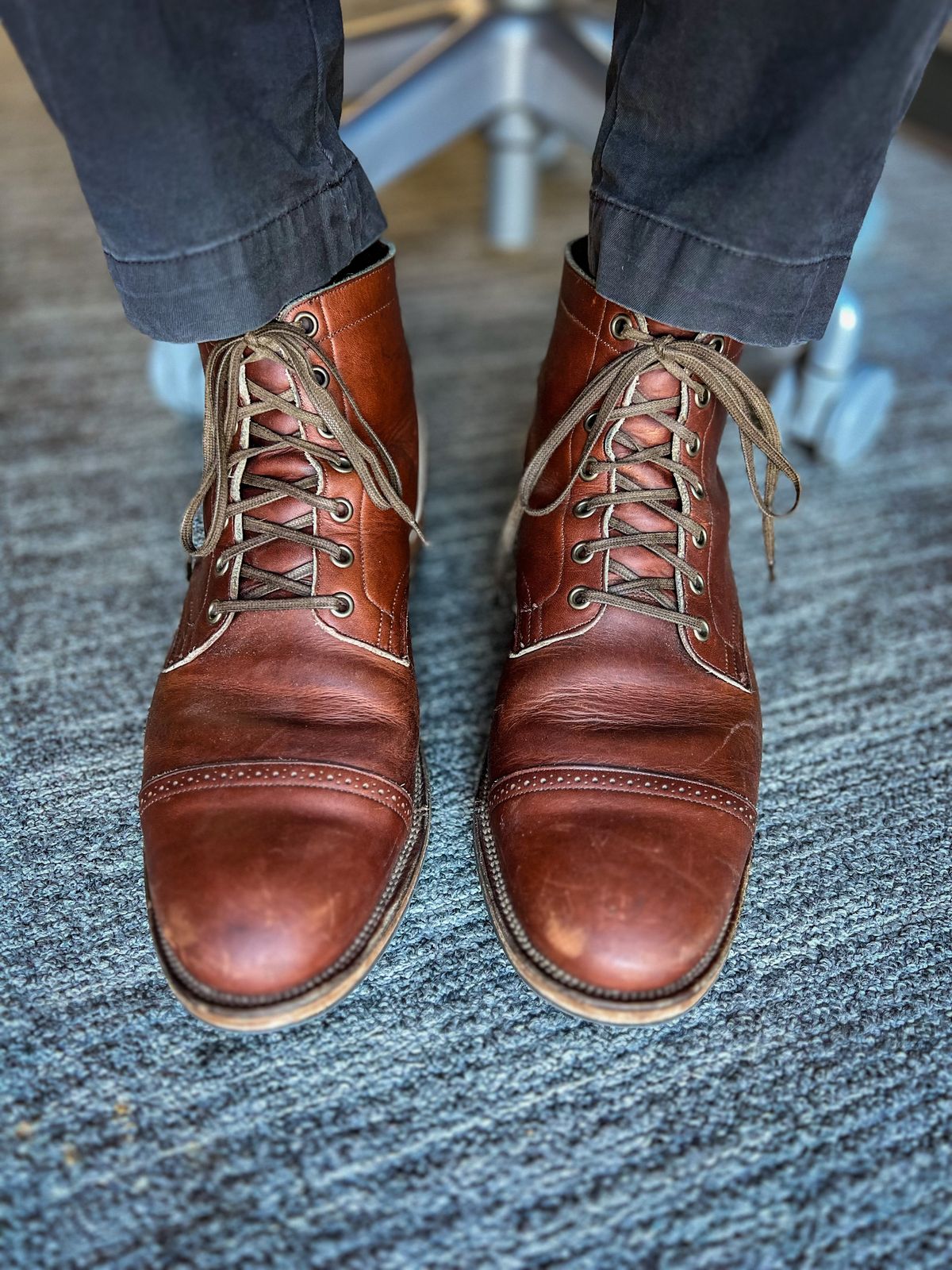 Photo by boots.bikes.rx on February 4, 2023 of the Viberg Service Boot BCT in Horween Saddle Tan Chromepak.