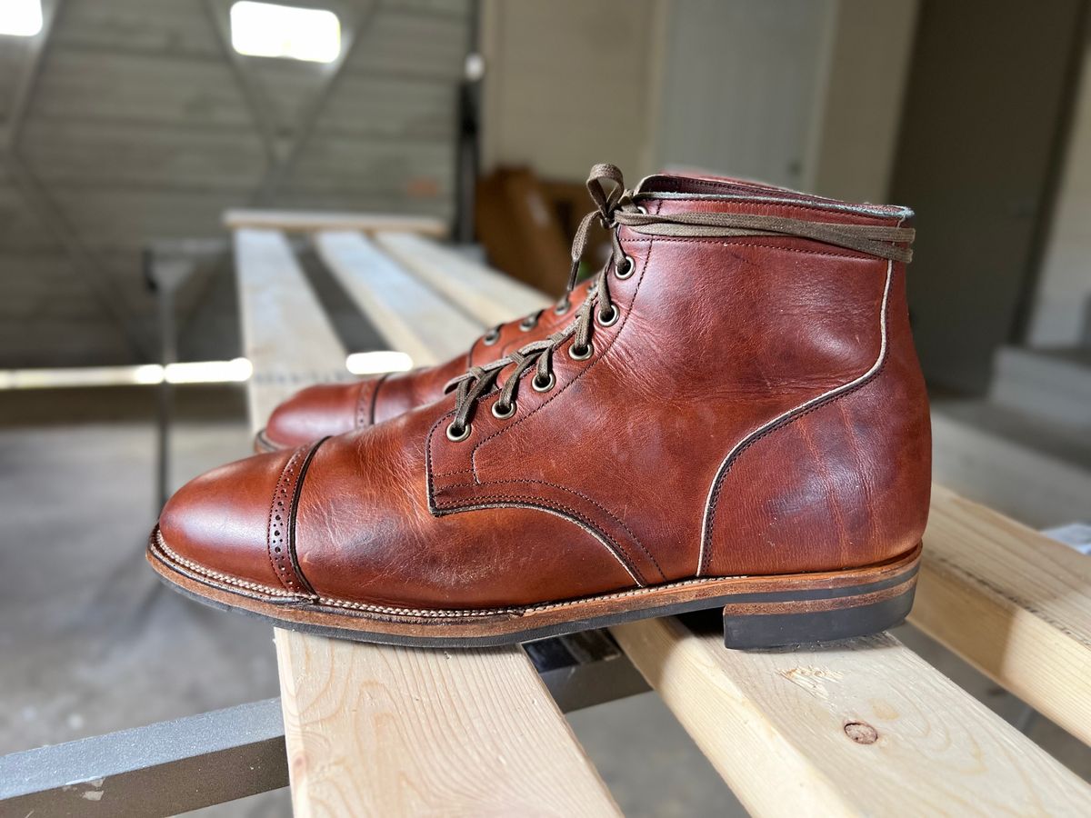 Photo by boots.bikes.rx on February 4, 2023 of the Viberg Service Boot BCT in Horween Saddle Tan Chromepak.