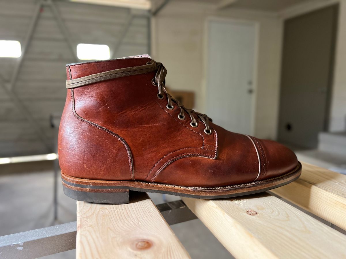 Photo by boots.bikes.rx on February 4, 2023 of the Viberg Service Boot BCT in Horween Saddle Tan Chromepak.