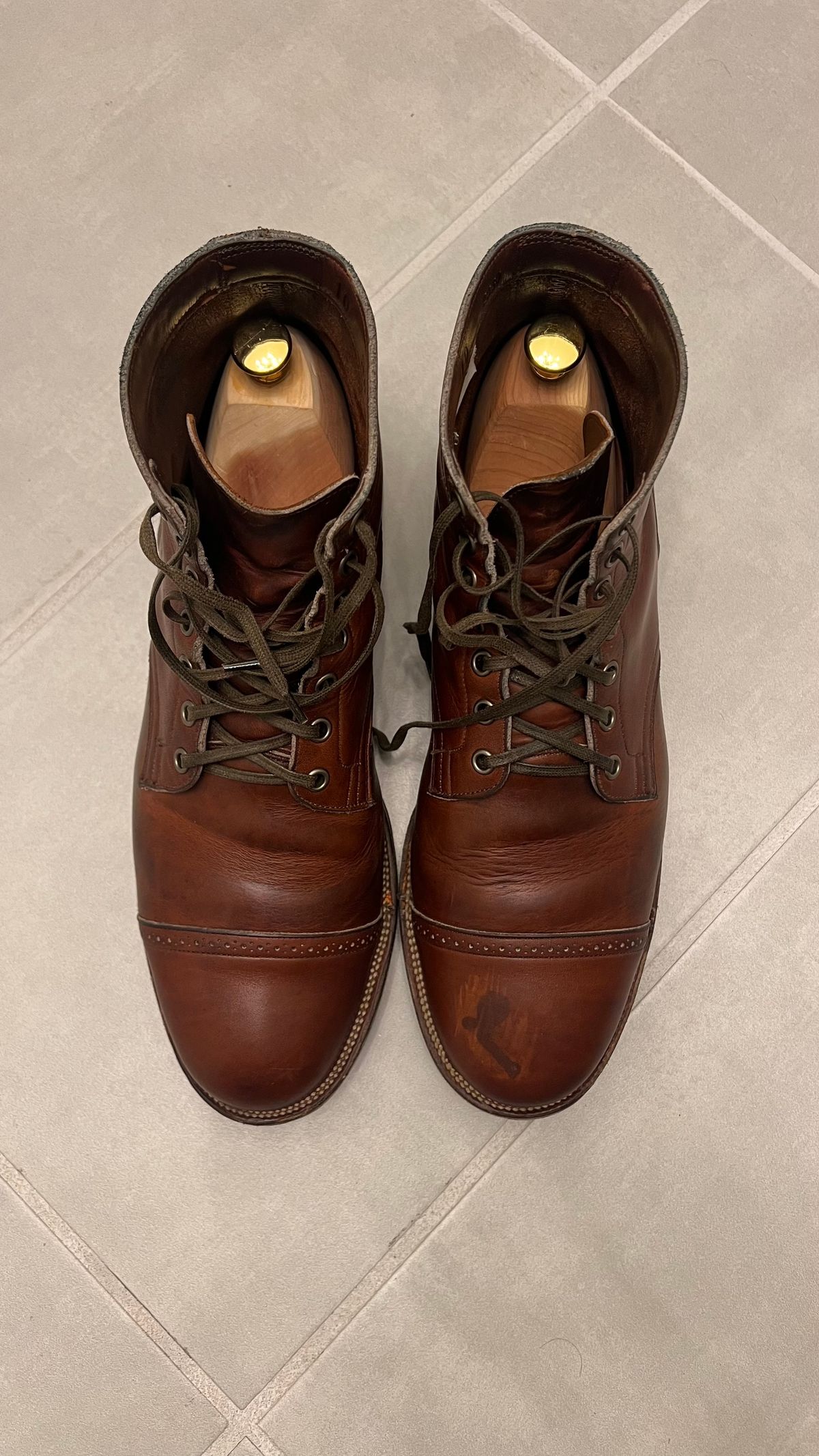 Photo by boots.bikes.rx on March 6, 2023 of the Viberg Service Boot BCT in Horween Saddle Tan Chromepak.