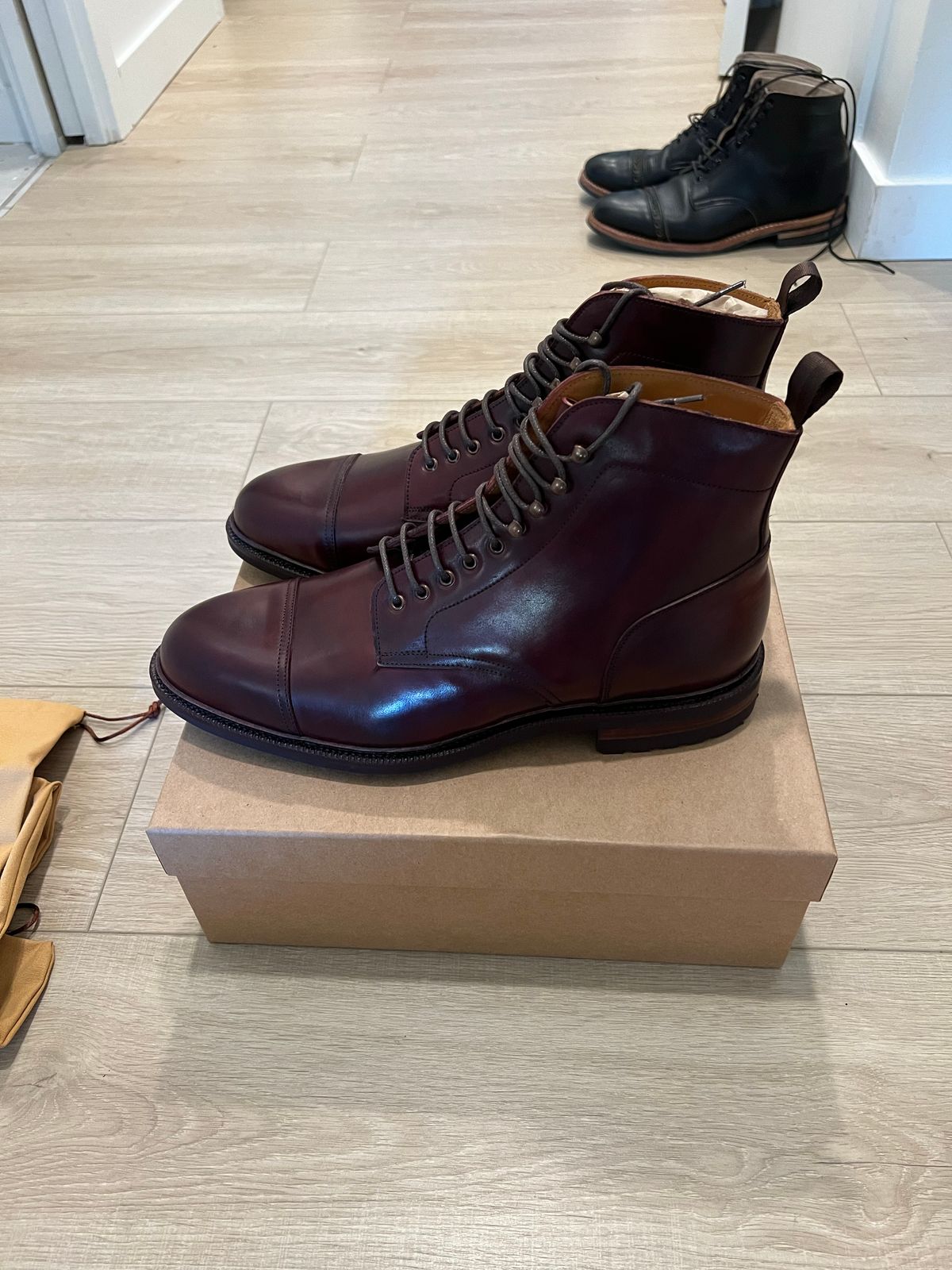 Photo by boot_chiro on September 27, 2022 of the Meermin Jumper Boot in Burgundy Heritage Shell Cordovan.