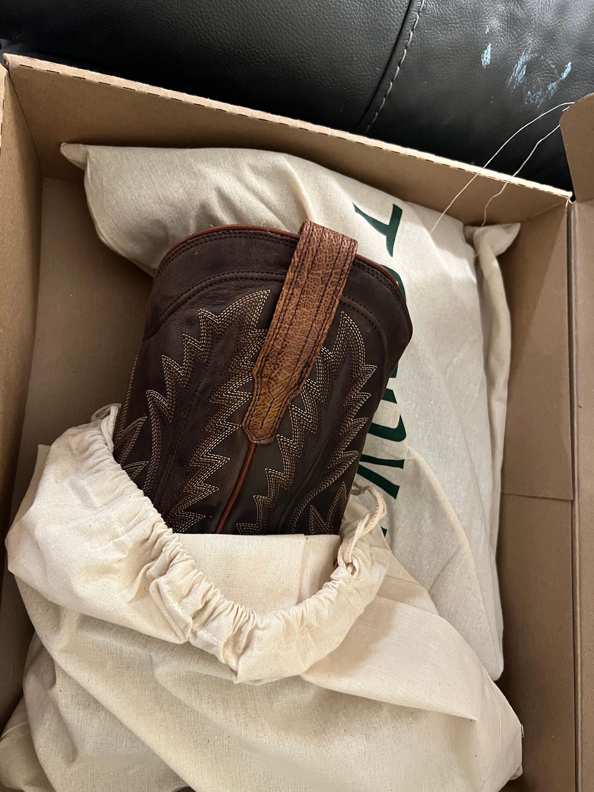 Photo by MichaelCarpenter on October 1, 2025 of the Tecovas The Weston in Russet Smooth Ostrich.