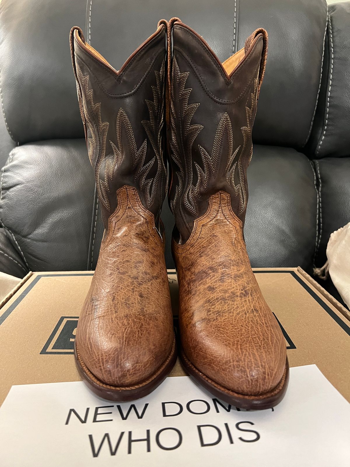 Photo by MichaelCarpenter on October 1, 2025 of the Tecovas The Weston in Russet Smooth Ostrich.
