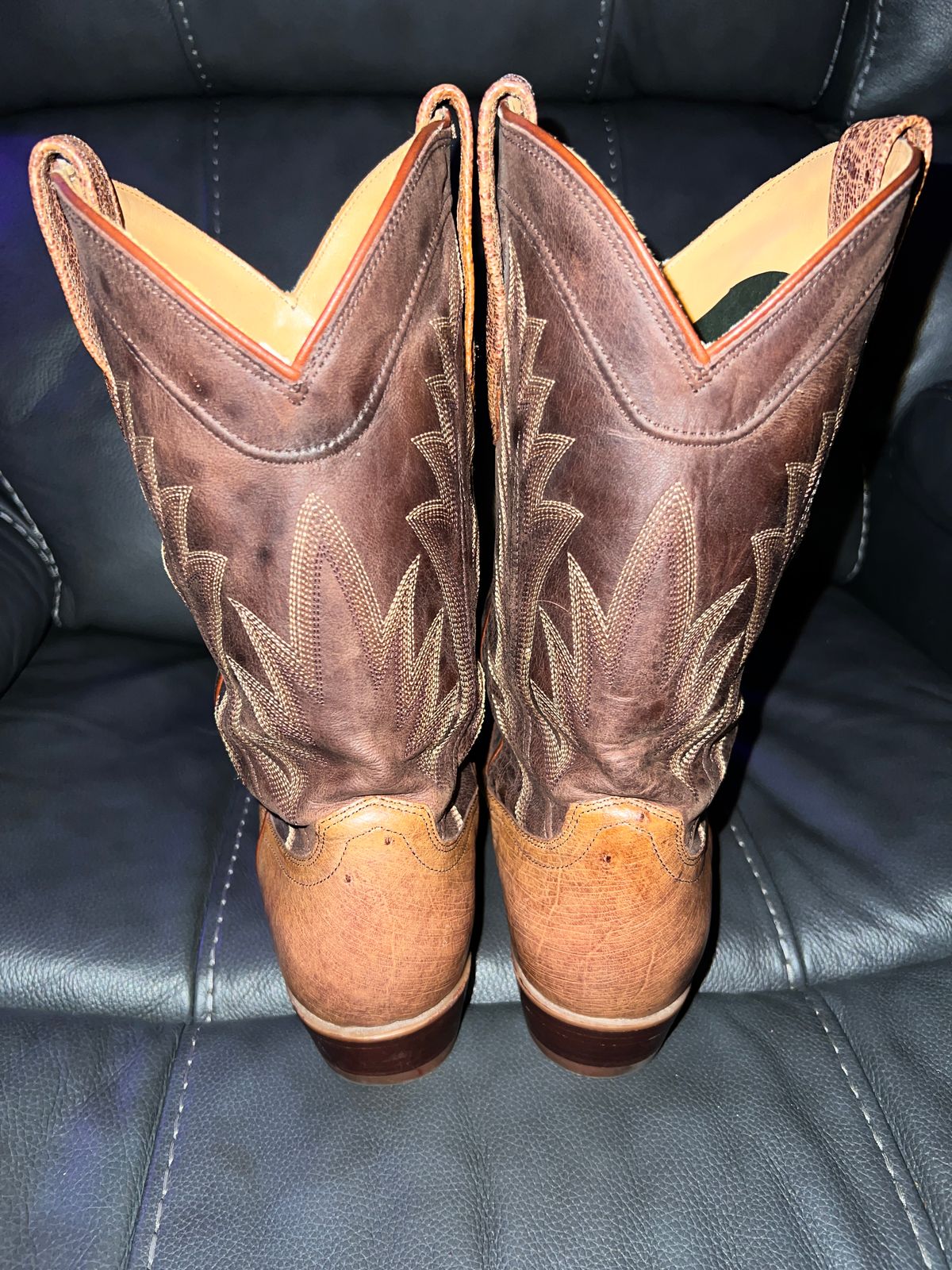 Photo by MichaelCarpenter on November 5, 2025 of the Tecovas The Weston in Russet Smooth Ostrich.