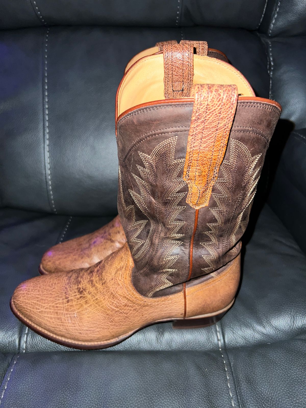 Photo by MichaelCarpenter on November 5, 2025 of the Tecovas The Weston in Russet Smooth Ostrich.