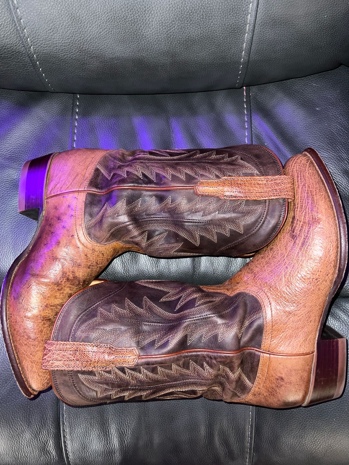 Photo by MichaelCarpenter on November 5, 2025 of the Tecovas The Weston in Russet Smooth Ostrich.