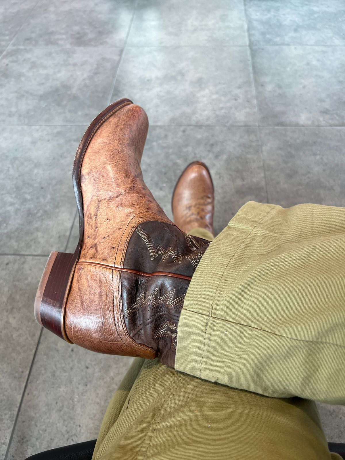 Photo by MichaelCarpenter on November 28, 2025 of the Tecovas The Weston in Russet Smooth Ostrich.