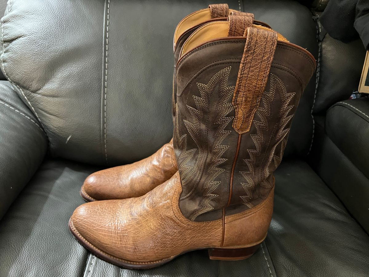 Photo by MichaelCarpenter on December 6, 2025 of the Tecovas The Weston in Russet Smooth Ostrich.