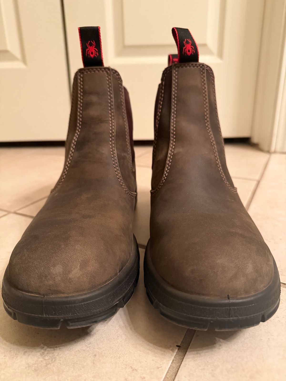 Photo by wtb2 on December 5, 2025 of the Redback Iron Bark in Iron Bark Full Grain.