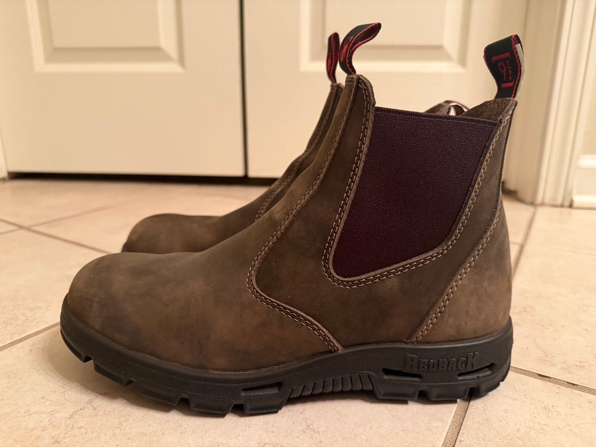 Photo by wtb2 on December 5, 2025 of the Redback Iron Bark in Iron Bark Full Grain.