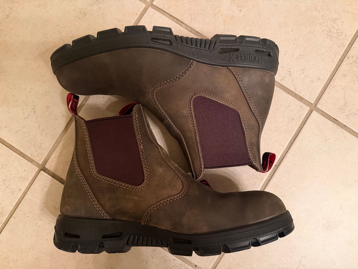 Photo by wtb2 on December 5, 2025 of the Redback Iron Bark in Iron Bark Full Grain.