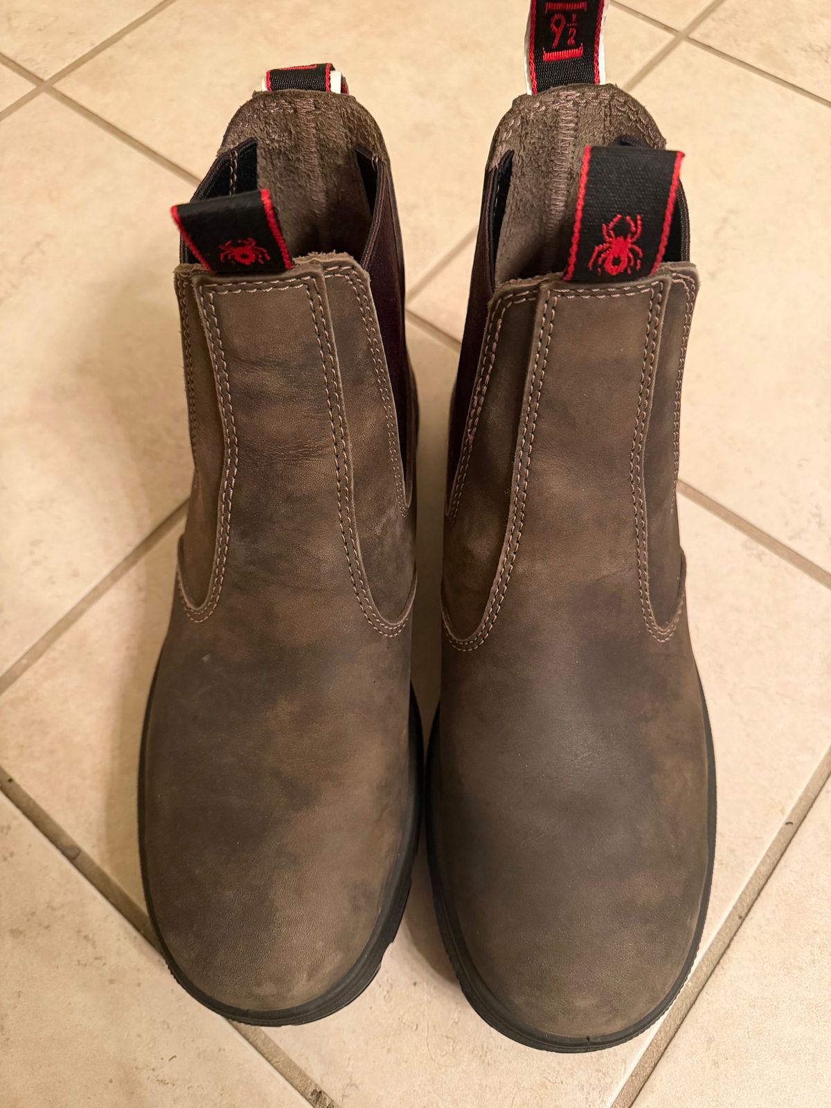 Photo by wtb2 on December 5, 2025 of the Redback Iron Bark in Iron Bark Full Grain.