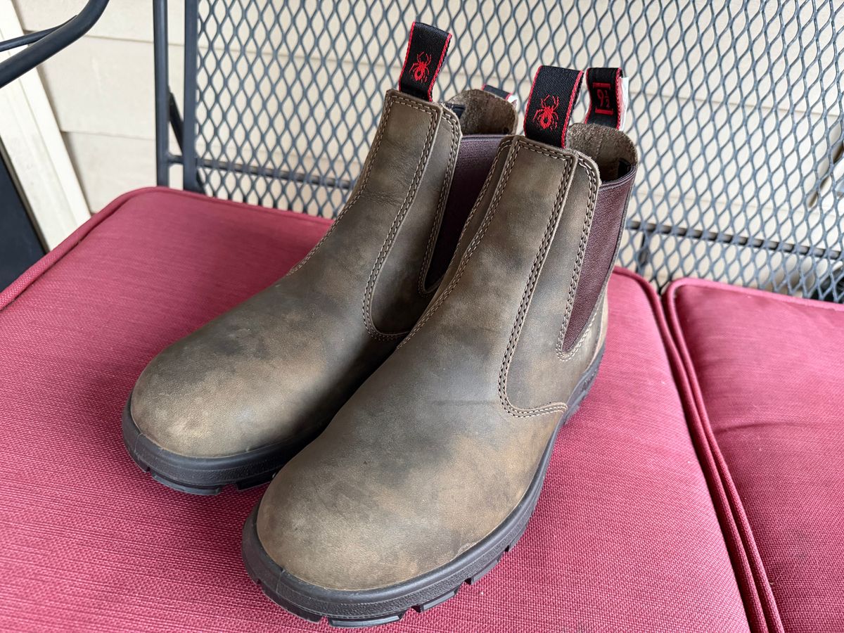 Photo by wtb2 on January 5, 2026 of the Redback Iron Bark in Iron Bark Full Grain.