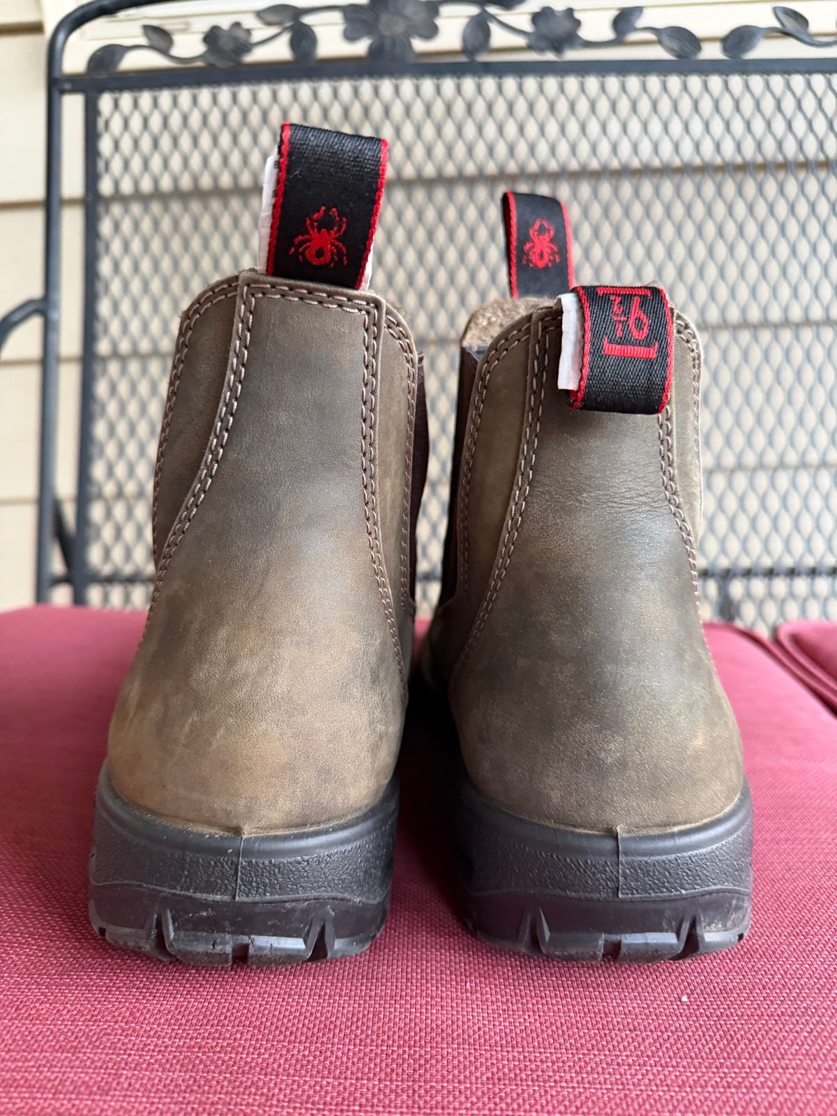 Photo by wtb2 on January 5, 2026 of the Redback Iron Bark in Iron Bark Full Grain.